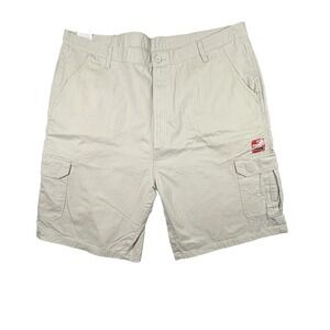 Wrangler Men's 42 NWT Cargo Khaki Loose Fit Utility Shorts SEE DESCRIPTION